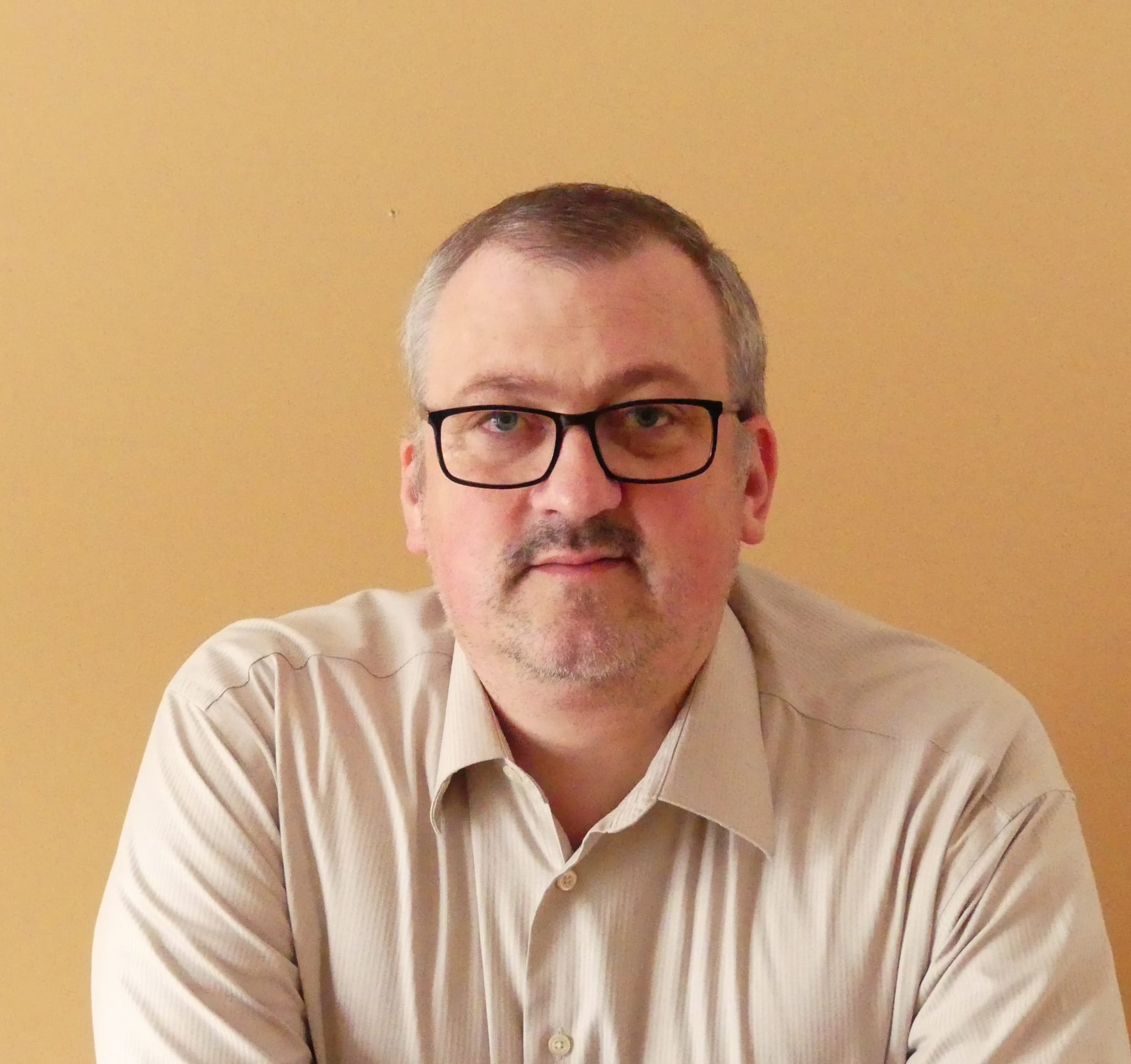 Dmitry Myzdrikov, professional violinist and author of the Amazing Violinist violin method